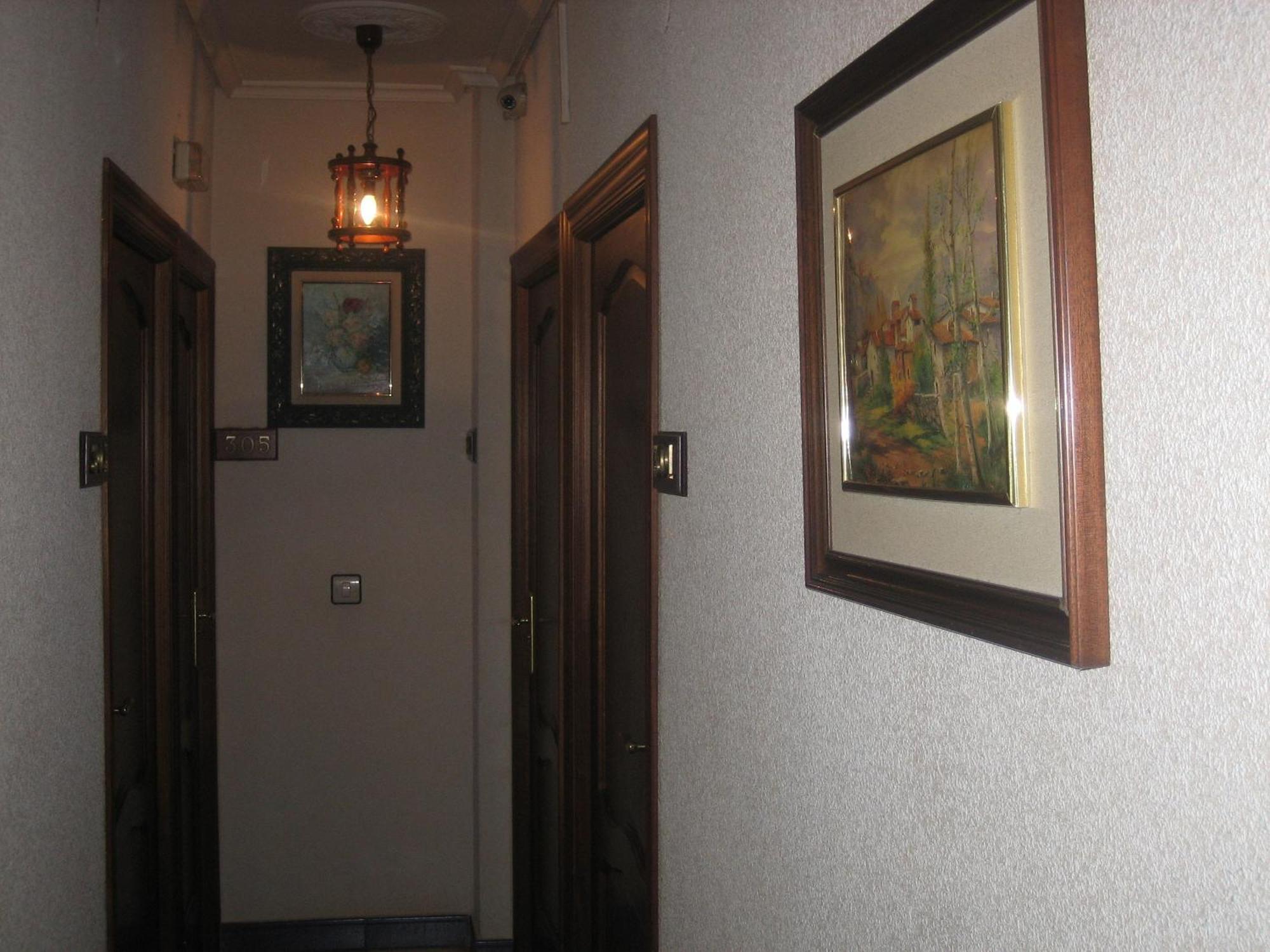Hostal Restaurante La Trucha Benavente Exteriör bild